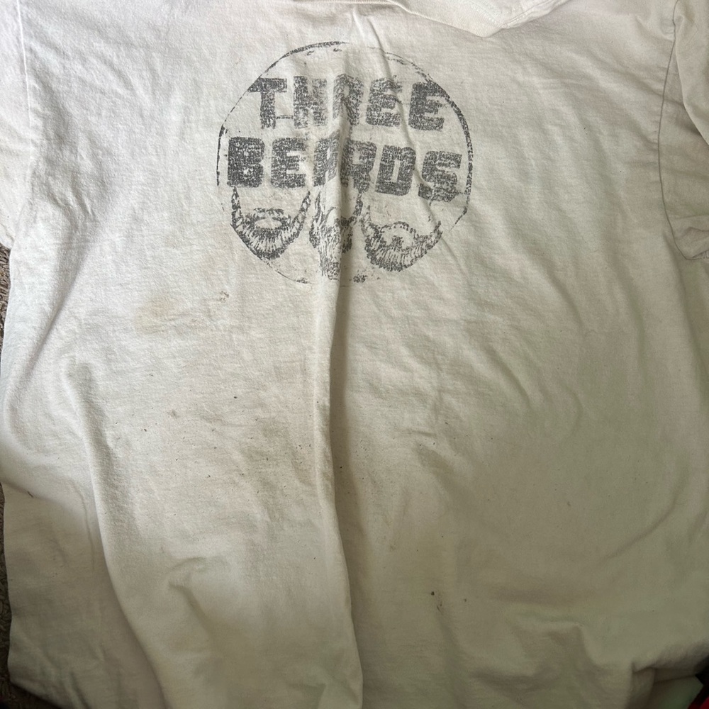 3 beards band shirt💕
